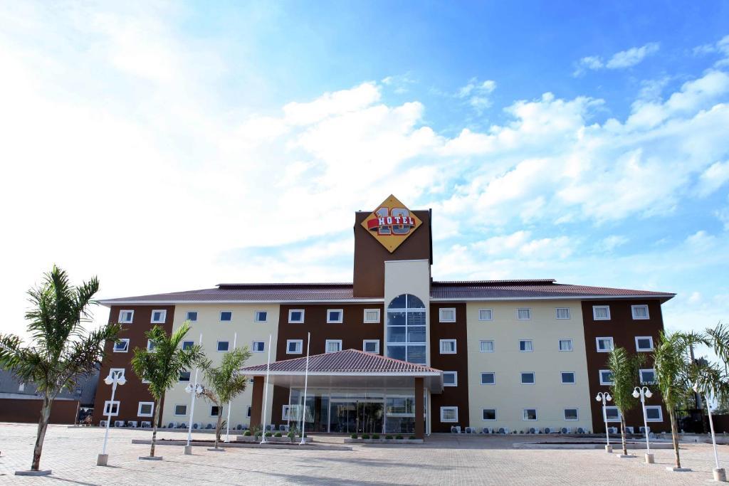Hotel 10 Dourados Ngoại thất bức ảnh