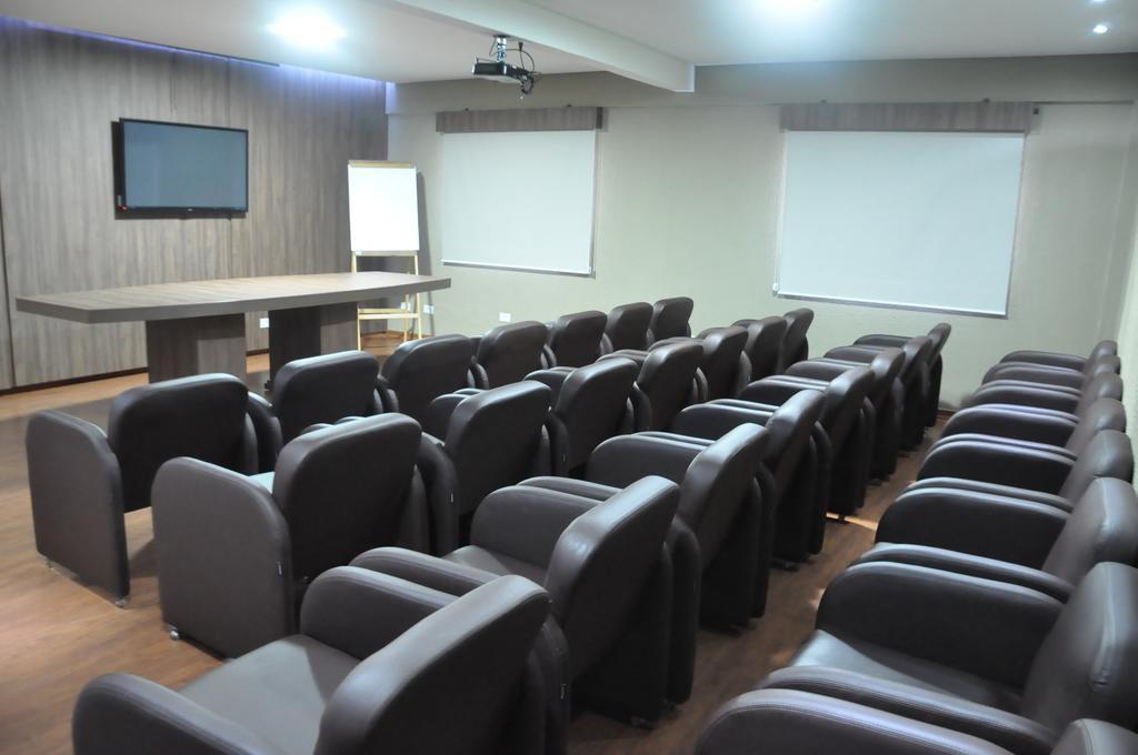 Hotel 10 Dourados Ngoại thất bức ảnh