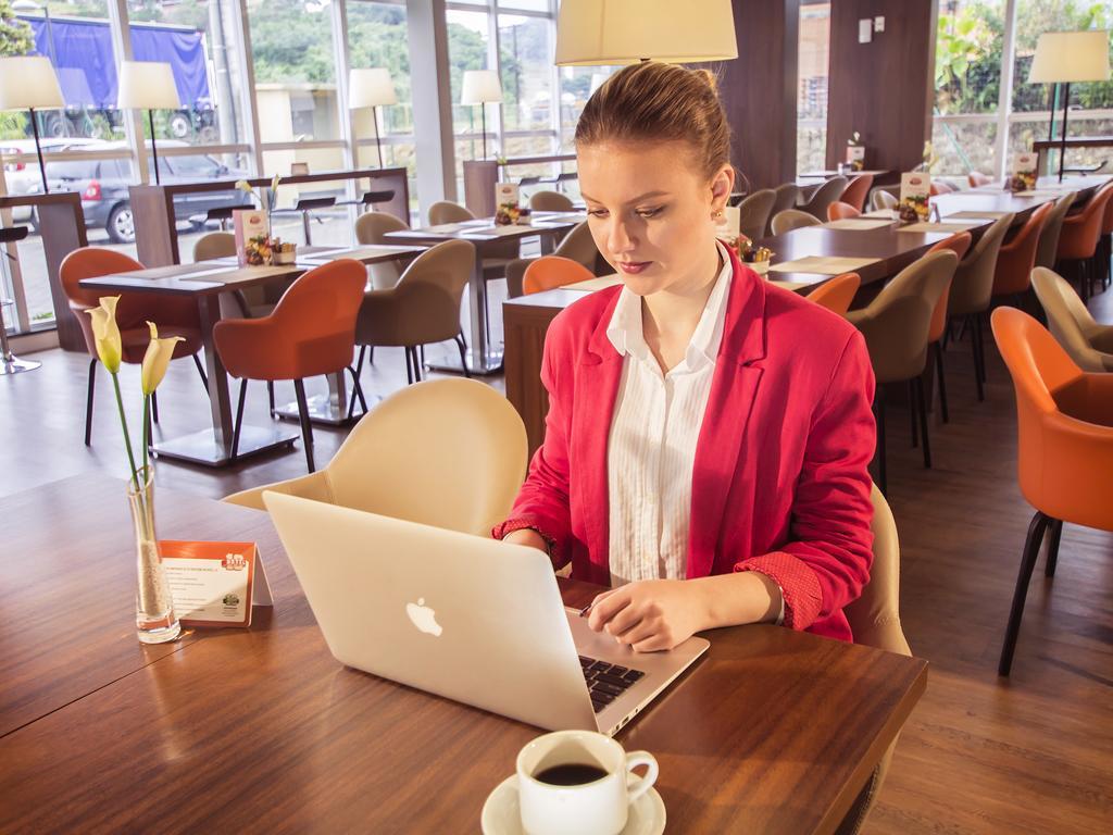 Hotel 10 Dourados Ngoại thất bức ảnh