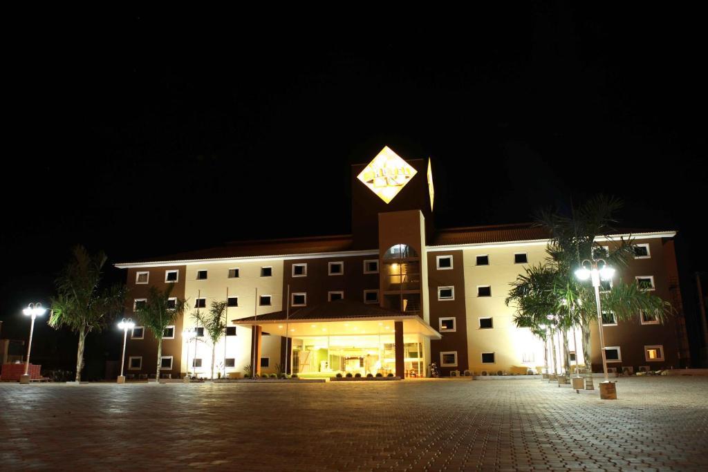 Hotel 10 Dourados Ngoại thất bức ảnh