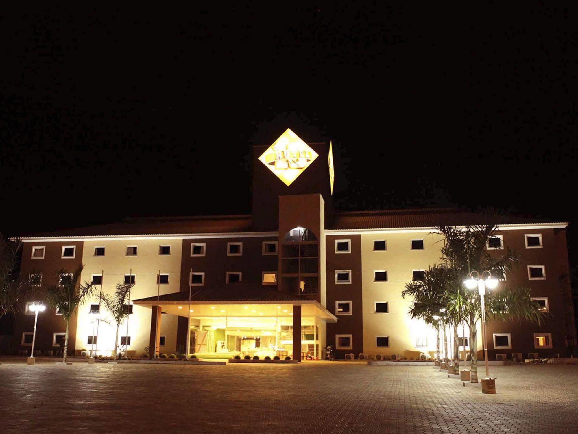 Hotel 10 Dourados Ngoại thất bức ảnh