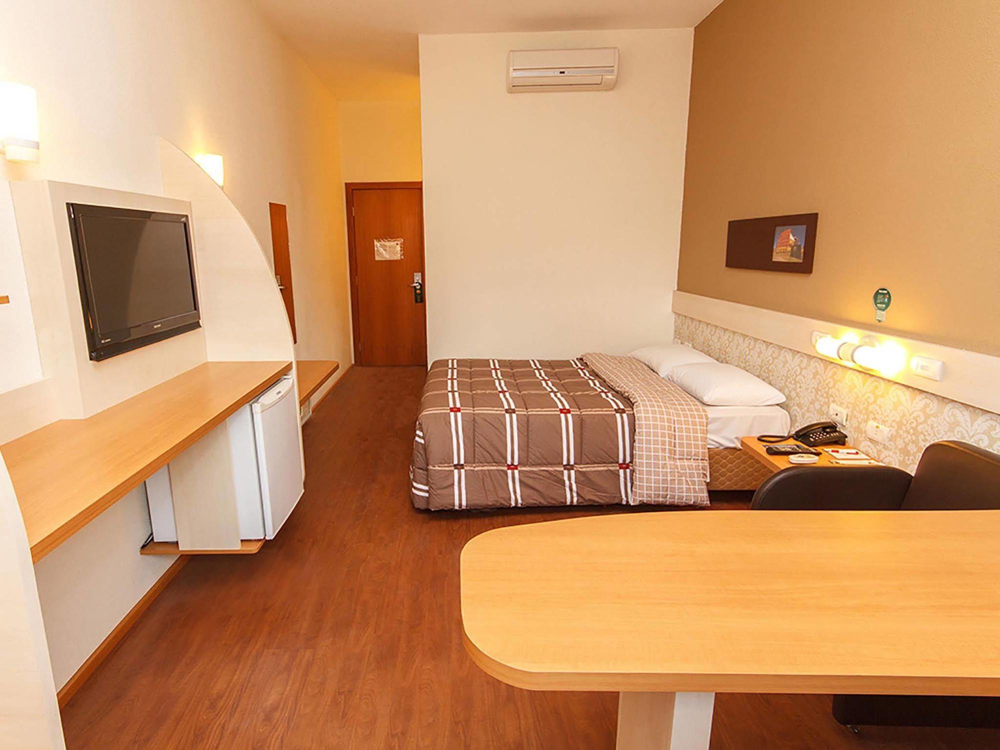 Hotel 10 Dourados Ngoại thất bức ảnh