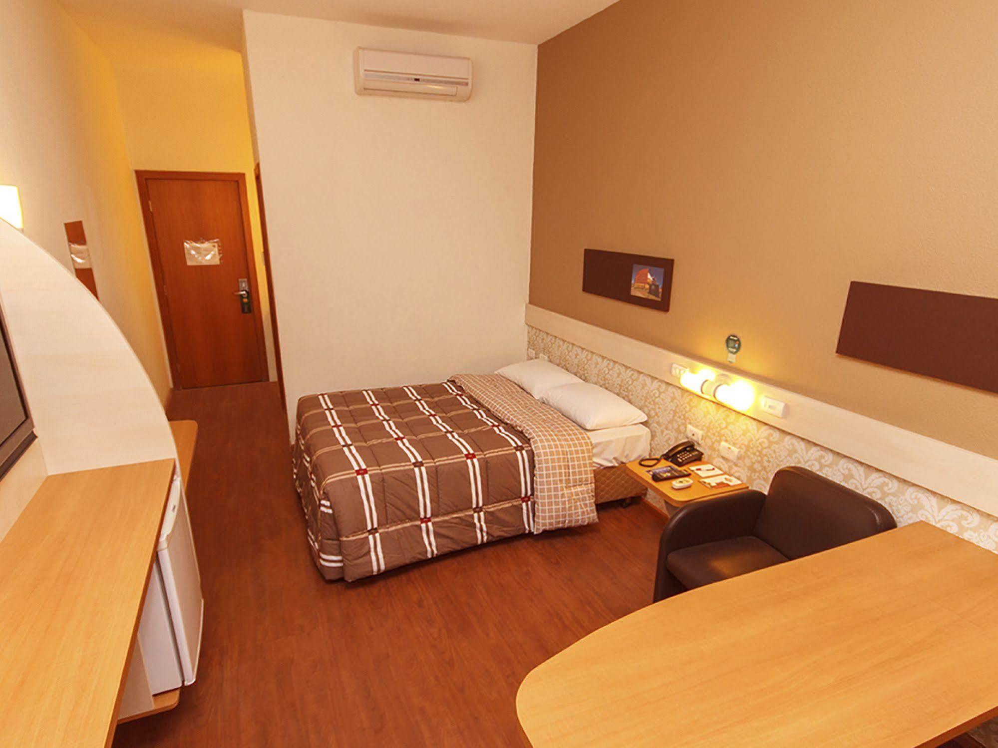 Hotel 10 Dourados Ngoại thất bức ảnh